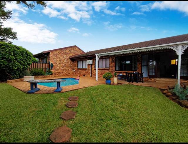 3 BEDROOM TOWNHOUSE FOR SALE IN HAYFIELDS